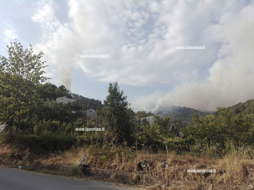Incendio-san-mazzeo-caronte_2.jpg