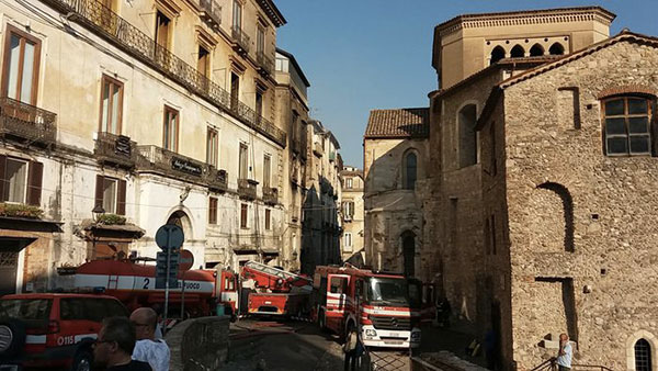 Funerali per morti in incendio a Cosenza, Arcivescovo: vittime del dramma della povertà