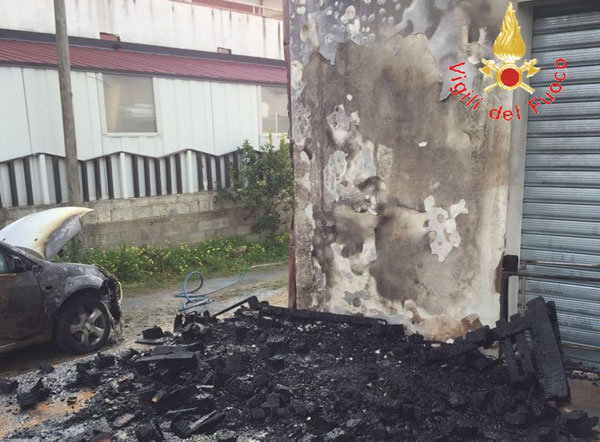 Incendio_capannone_1.jpg