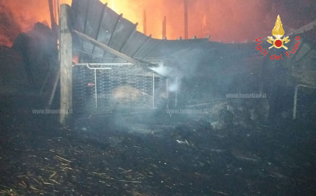 Incendio_fienile_vvf_28-settembre-2018_2.jpg