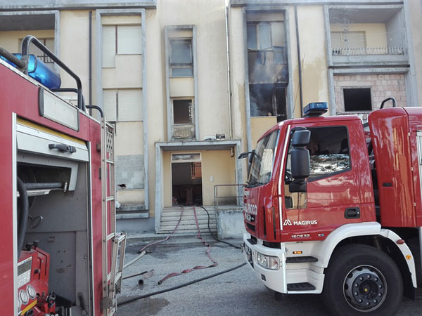 Incendio_vibo_palazzo2.jpg