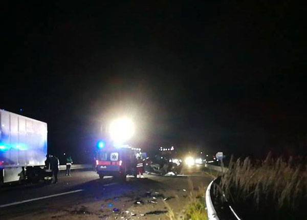 Incidente nel cosentino su SS106: scontro tra auto e camion, muore 46enne 