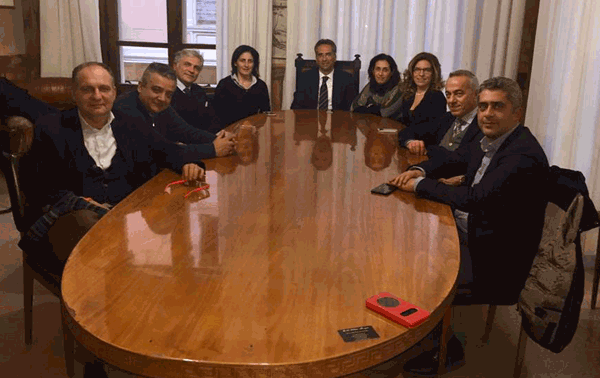 IncontroCamereCommercio.gif