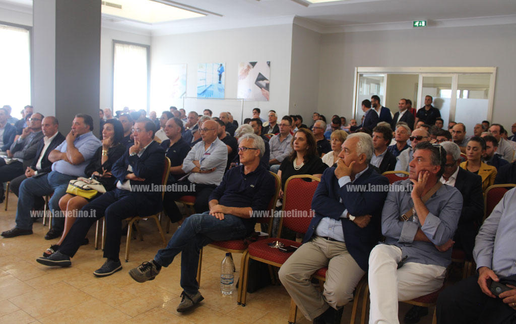 Incontro_sindaci_Lamezia_platea.jpg