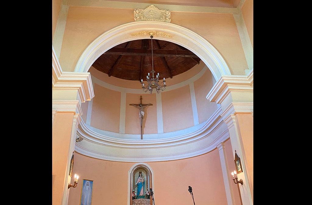 Interno-della-Chiesa-di-Bellacava-a-Vena-di-Maida.jpg