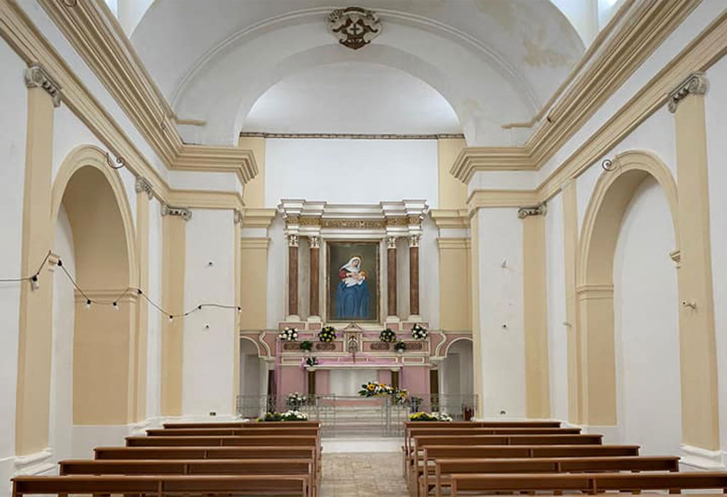 Interno-restaurato-Chiesa-Santa-Maria-delle-Grazie-a-Maida_83efa.jpg