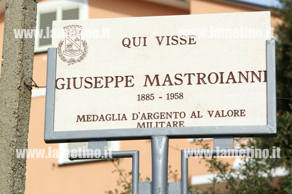 Intitolazione-strada-via-Serra-4-nov-2013.jpg