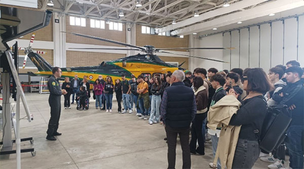 Lamezia, studenti istituto ‘L. Costanzo’ ospiti della Sezione Aerea della Guardia di Finanza