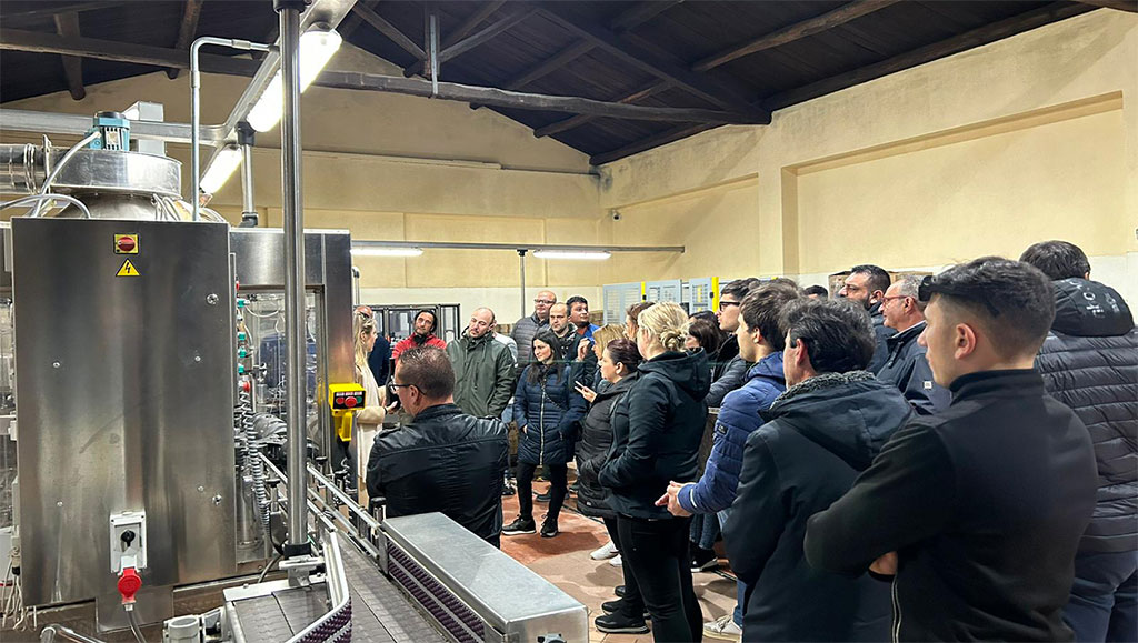 Istituto-agrario-Gizzeria-visita-azienda-Statti-ad-aprile-2023.jpg_59edb.jpg