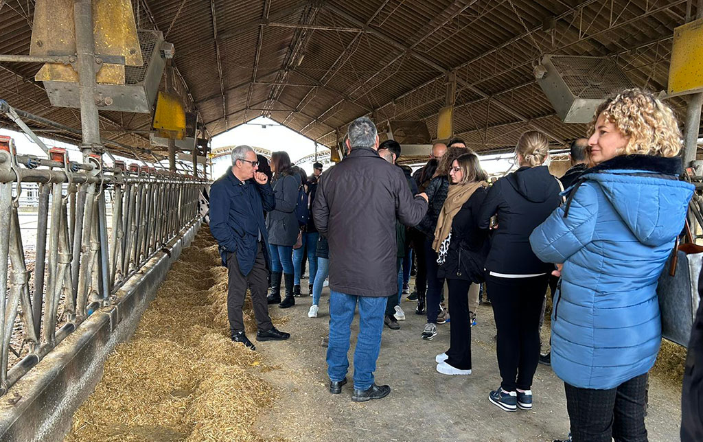Istituto-agrario-Gizzeria-visita-azienda-Statti-aprile-2023_06b78.jpg
