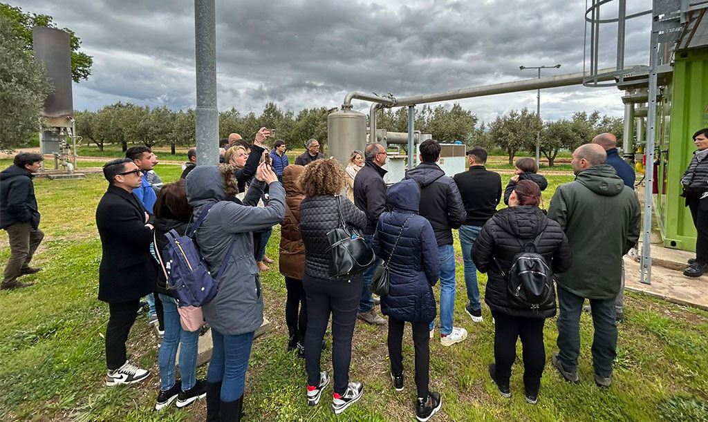 Istituto-agrario-Gizzeria-visita-azienda-Statti-ter-aprile-2023.jpg_95182.jpg