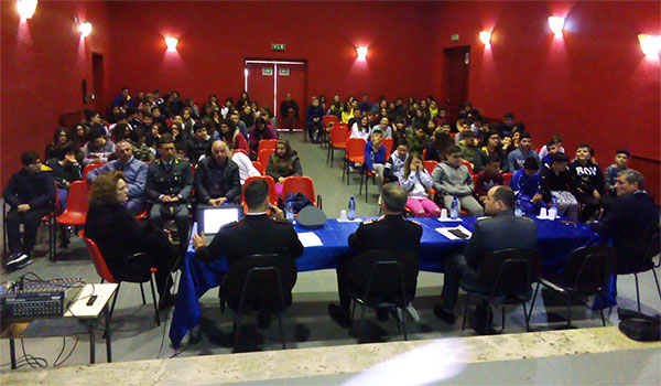 Lamezia, concluso convegno su droghe e bullismo all’istituto Nicotera-Costabile 