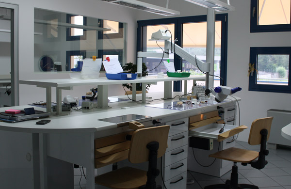 Calabria: Esercita professione dentista senza laurea, denunciato 