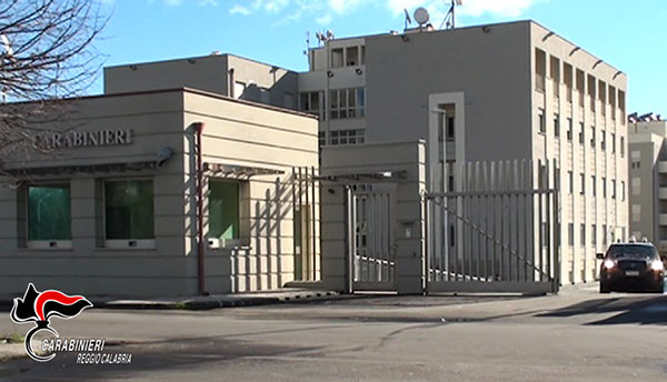 Controlli del territorio a Locri, violazioni al codice della strada e denunce per detenzione stupefacenti