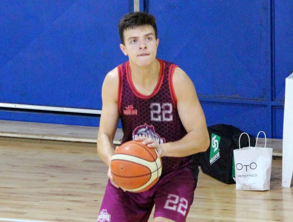 La guardia Lorenzo Incitti firma per il Basketball Lamezia