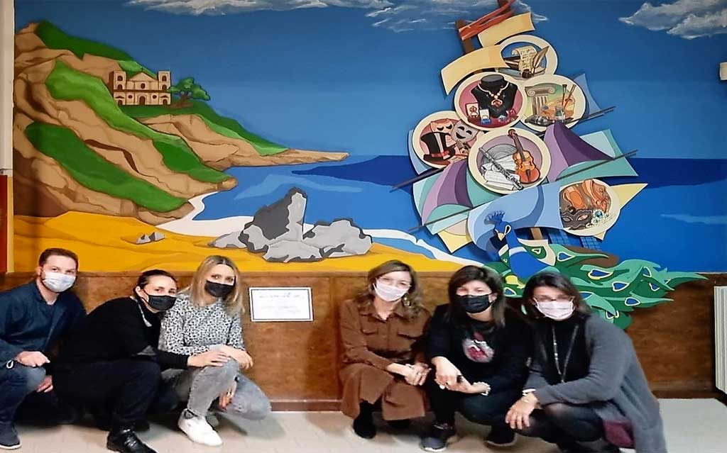 "La nave delle arti" approda a Montepaone con progetto di creatività “coloriamo la scuola”