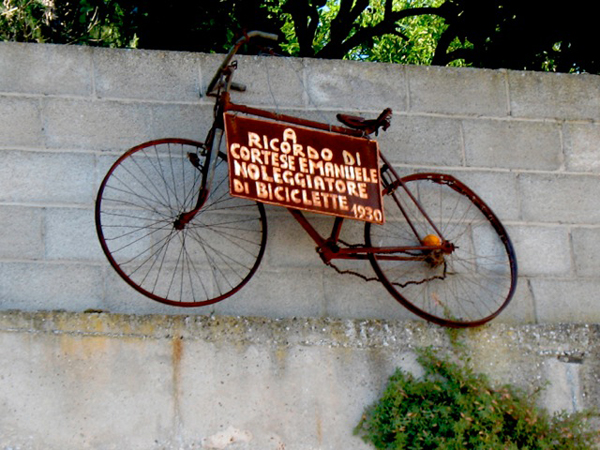 La-bicicletta-di-Filandari-mestieri-in-bicicletta.jpg