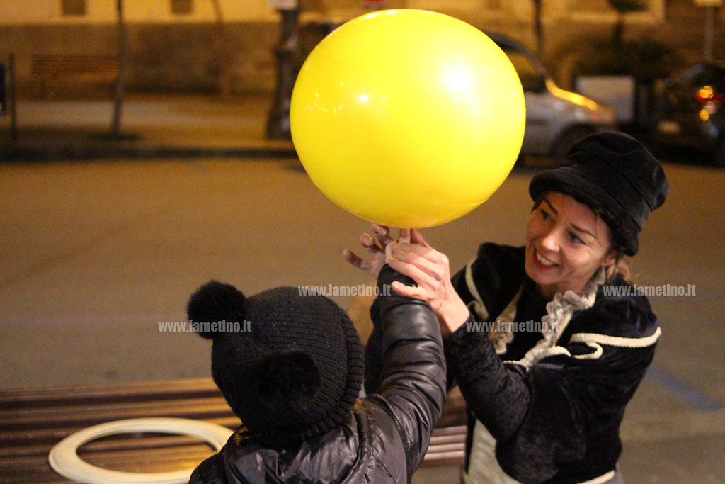 "Natale con Lamezia Shopping": spettacoli di magia, clown e musica animano le vie del centro