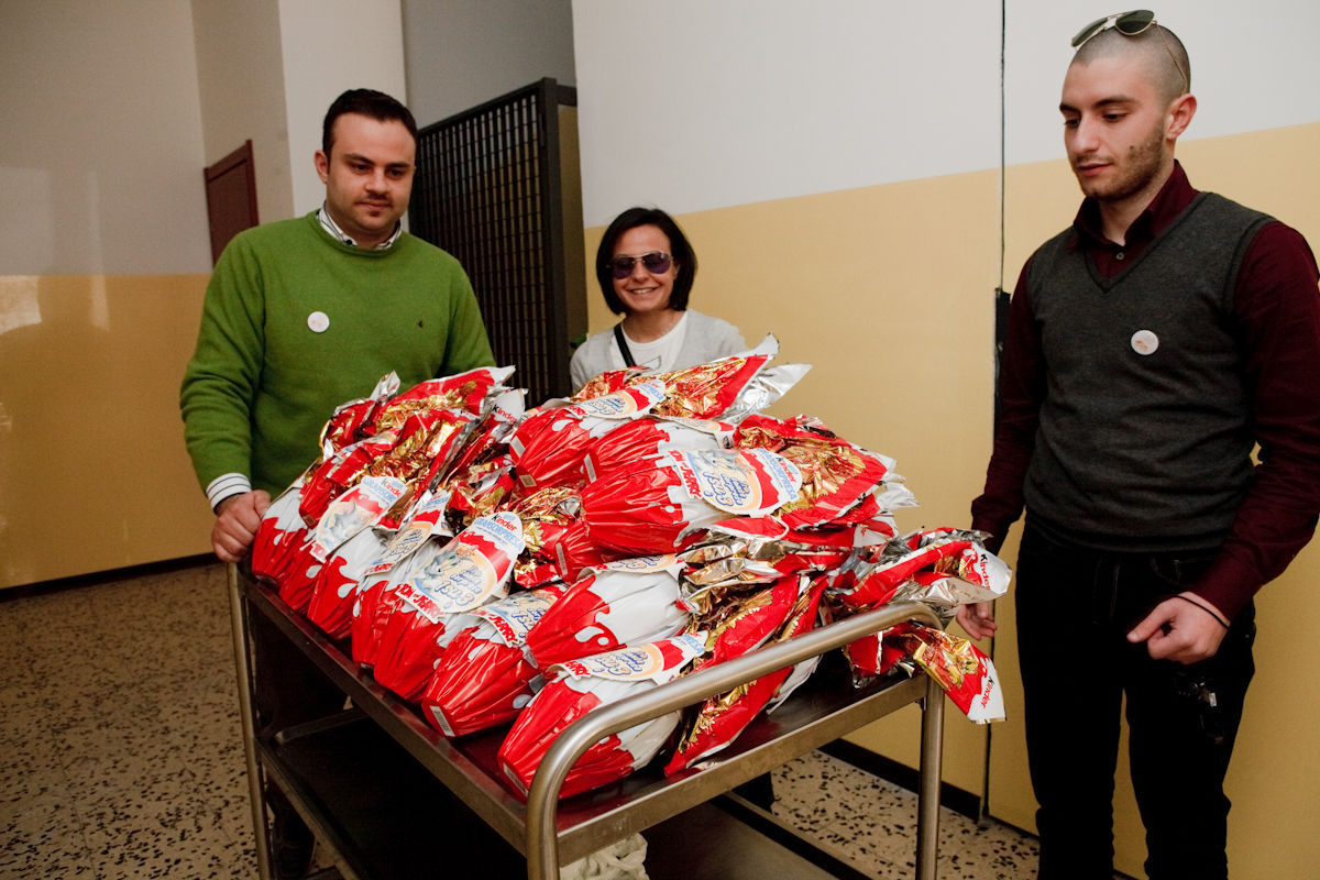 Lamezia Futura dona 40 uova di cioccolato alla mensa della Caritas