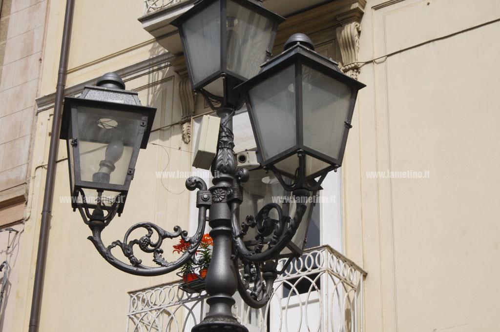 Lampioni-corso-Numistrano-5.jpg