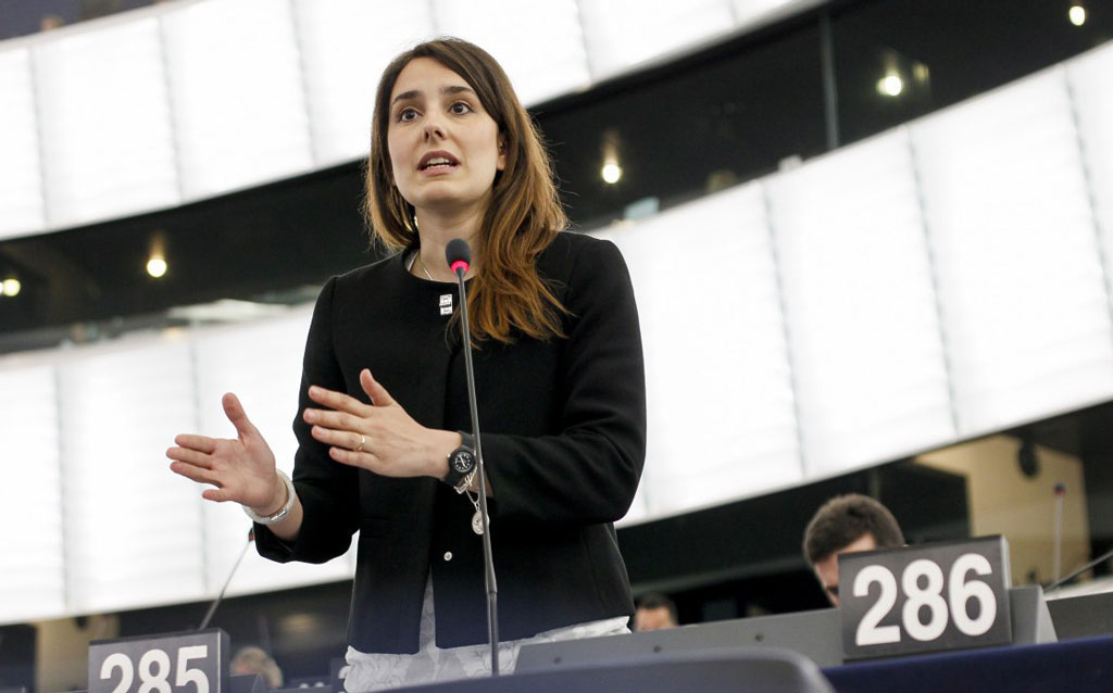 Ferrara (M5S): collegamento da e per l'aeroporto di Lamezia, interrogata la Commissione europea 