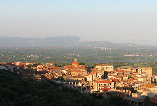 Fermo dell'assessore Lainà, si dimettono sindaco e consiglieri Laureana di Borrello
