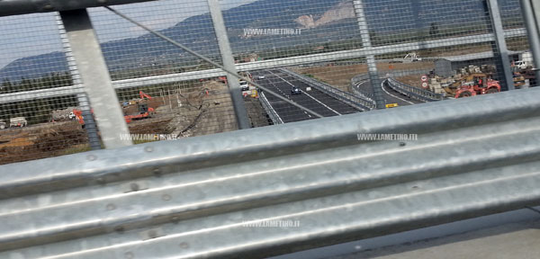 Lavori-svincolo-lamezia-a3-ott-2014.jpg