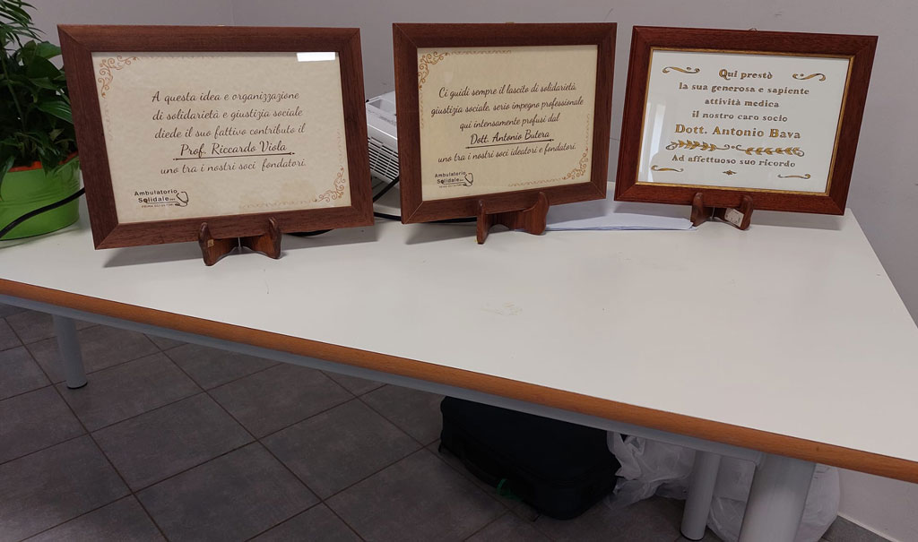 Le-targhe-in-memoria-di-Bava-Butera-e-Viola_6d409.jpg