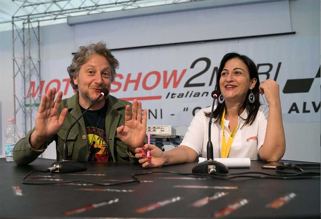 Libro-motroshow-2mari-020619.jpg