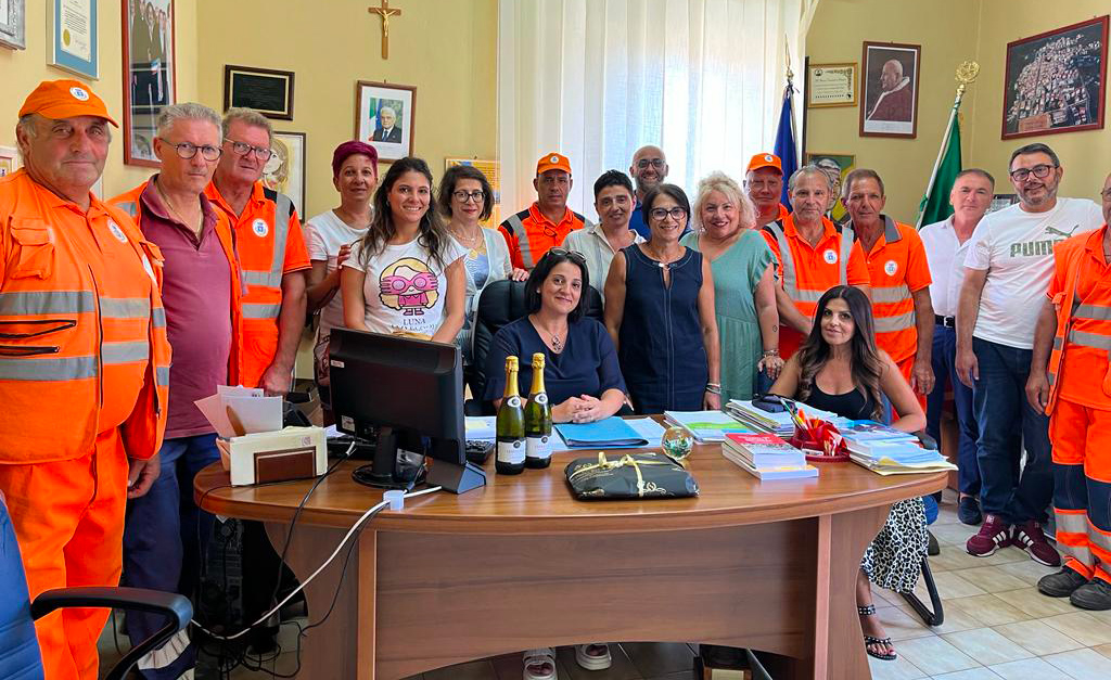 Lsu-Lpu-con-il-sindaco-di-Pianopoli-Valentina-Cuda_ece8c.jpg