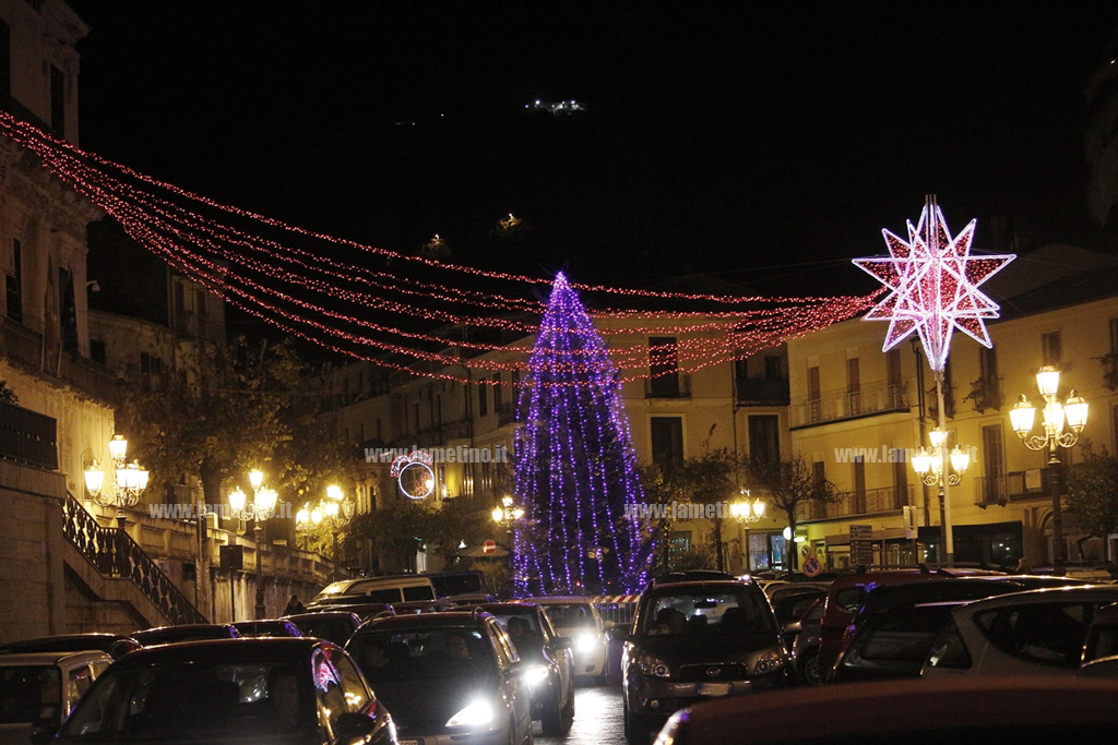 Luci-natale_nicastro_2016_2.jpg