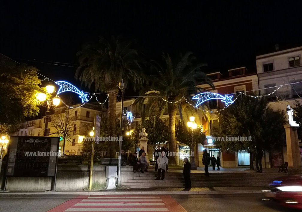 Luci-natale_sambiase_2016_2.jpg