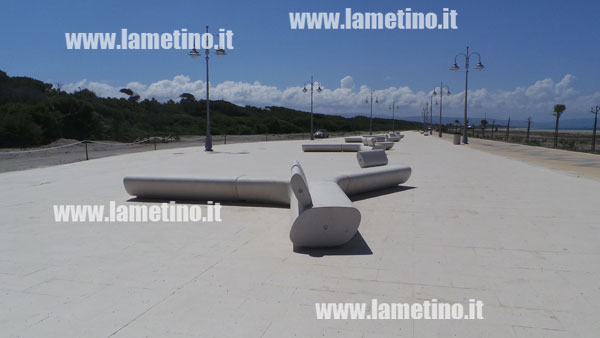 Lungomare-Cafarone-panchine.jpg