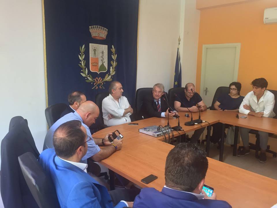 Magorno incontra sindaci autosospesi dal Pd: "Assunti impegni"