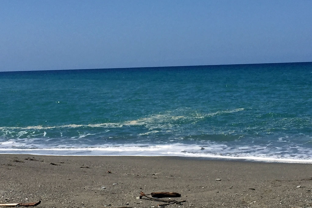 Lamezia: segnalazioni di mare sporco a Ginepri e Gizzeria - VIDEO