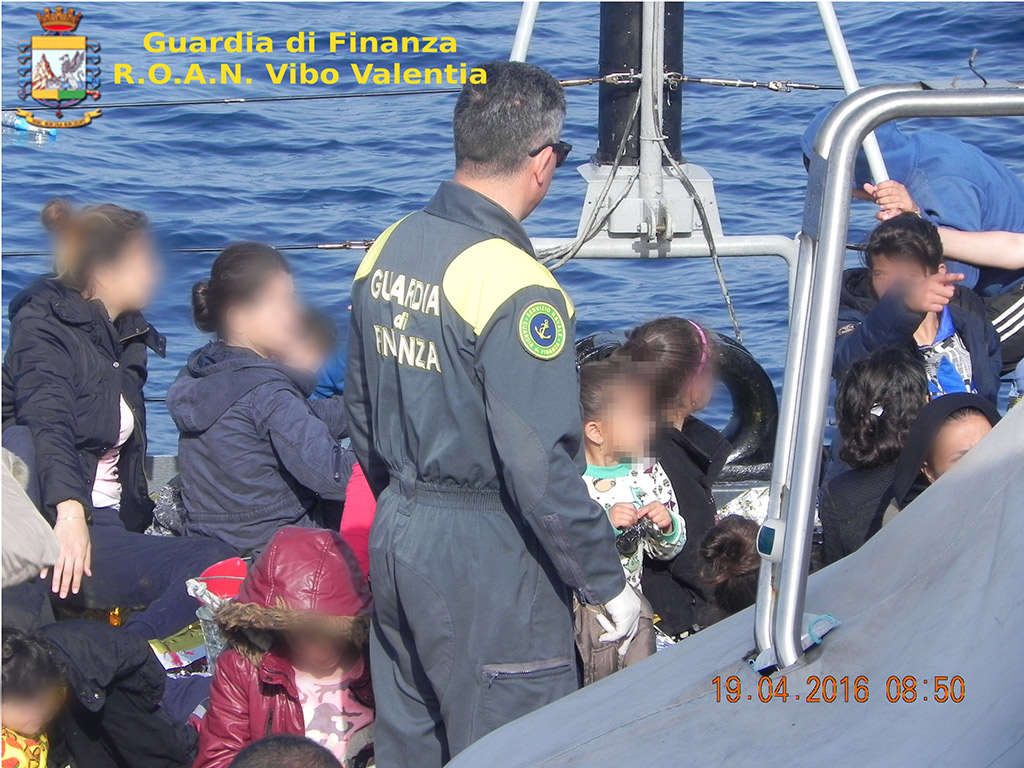 MIGRANTI-FINANZA.jpg