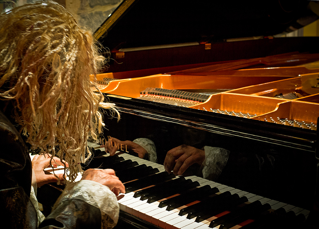 Tre tappe in Calabria per "Lockdown" il nuovo lavoro del pianista Maurizio Mastrini 