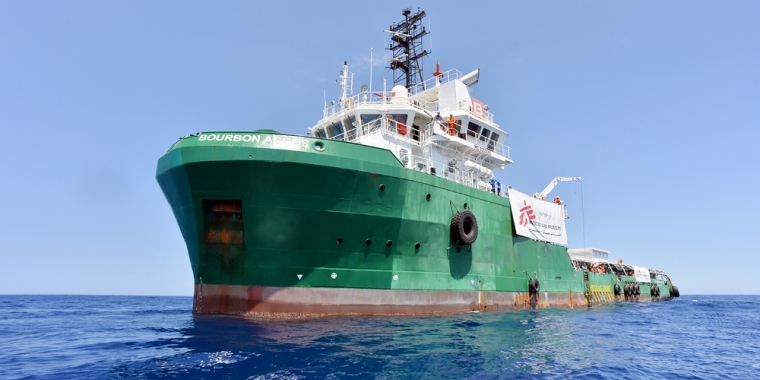 Approdata a Reggio Calabria nave Medici Senza Frontiere con 541 migranti