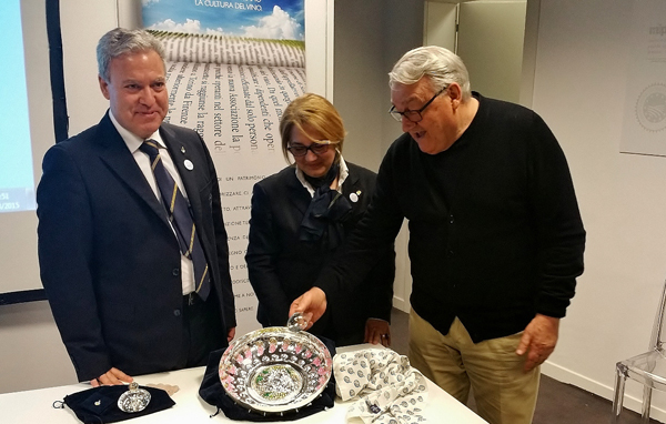 Presentato al Vinitaly il tastevin realizzato da Gerardo Sacco