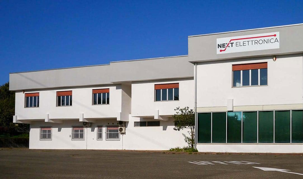 Mangone-stabilimento-next-elettronica-piano-lago_54c3e.jpg