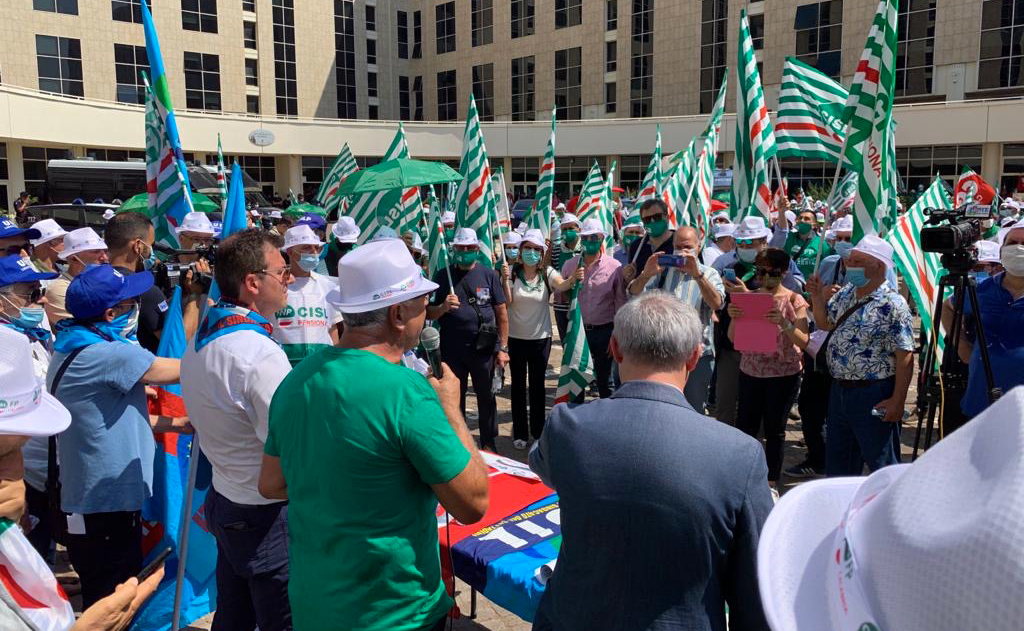 Sanità, Cgil-Cisl-Uil: "Carenza personale é nodo cruciale"