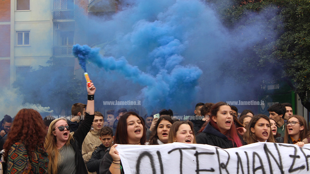 Manifestazione_lamezia_studenti_1.jpg