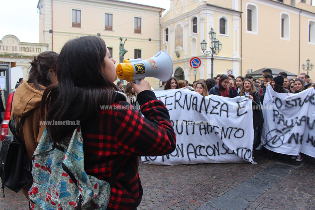 Manifestazione_lamezia_studenti_2.jpg
