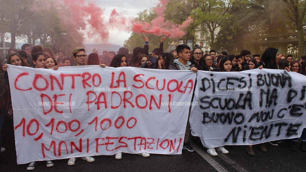 Manifestazione_lamezia_studenti_3.jpg