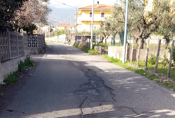 Lamezia, Associazione quartiere Capizzaglie: ripristinare manto stradale in via Dei Brutii e via degli Itali