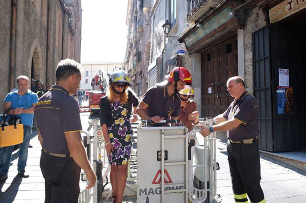 Morti in incendio a Cosenza, sopralluogo del Procuratore aggiunto Manzini in appartamento