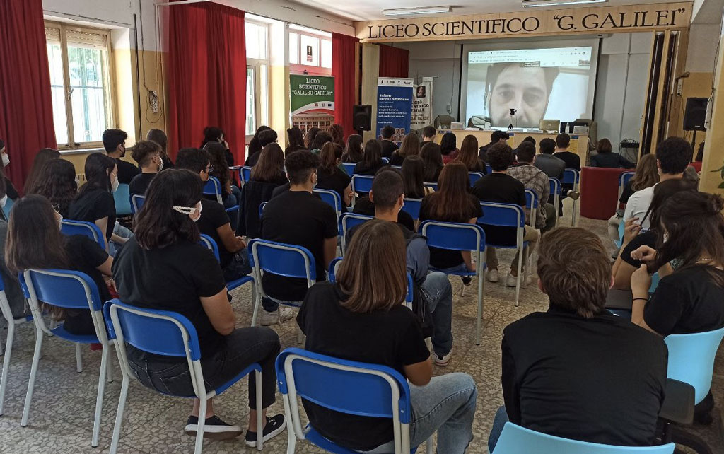 Lamezia, affrontato il tema ‘Vittime dimenticate’ per la “Maratona della legalità” al liceo scientifico ‘Galilei’