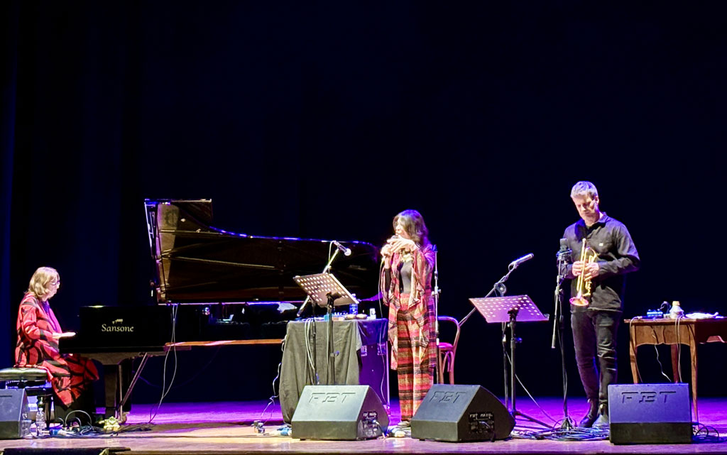 AMA Calabria, con "Note di Poesia" viaggio musicale nel mondo femminile al teatro Grandinetti di Lamezia