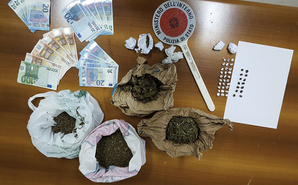 Scoperto spaccio droga in centro migranti del vibonese, due arresti