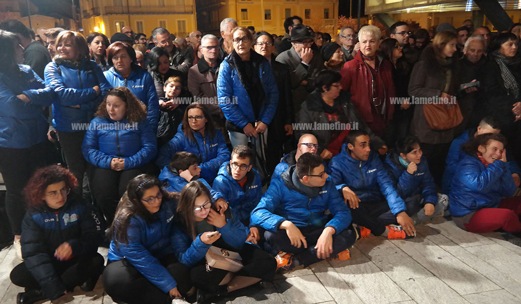 Mascaro-Lucky-friends-piazza-290319.jpg